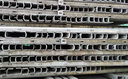 U C型刺鋼絲立柱 U C型刺鋼絲立柱