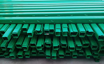 U C型刺鋼絲立柱 U C型刺鋼絲立柱