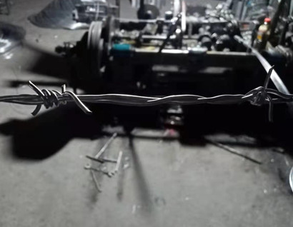 刺鋼絲.jpg 刺鋼絲.jpg