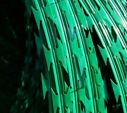 刀片刺繩.jpg 刀片刺繩.jpg